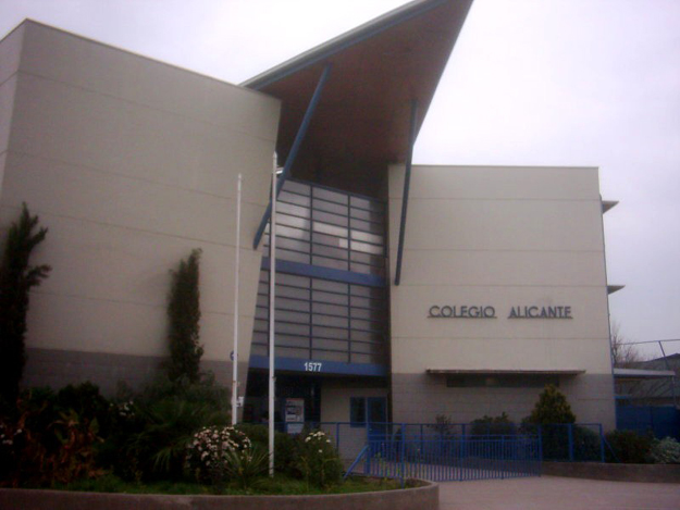 Frontis del Colegio Alicante de Maipú | (CC) ChikoCL