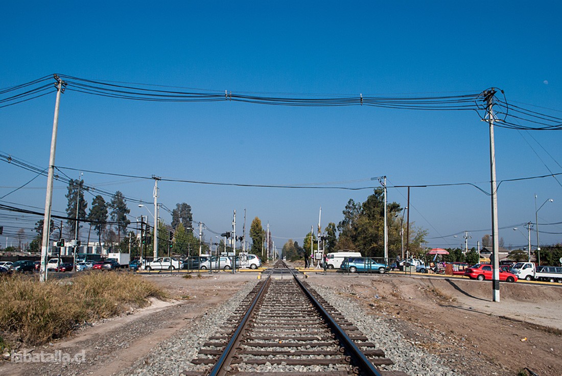 Futura Estación Tres Poniente y un paso peatonal a través de la estación (13+086+P.K).