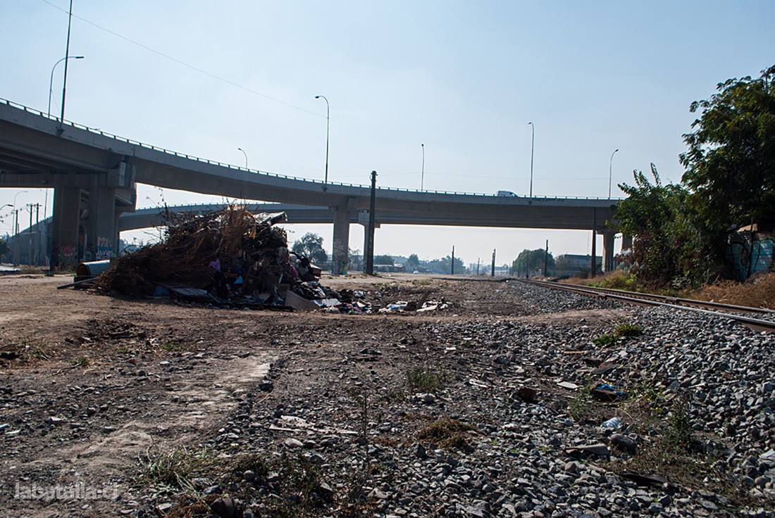 La acumulación de basura es una constante a lo largo de toda la ruta.