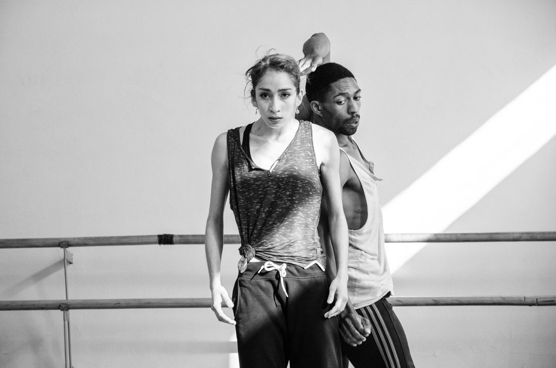 Ensayando junto a un bailarín del BANCH, para la obra “Cuarteto” realizada en el marco del “Festival de coreógrafos” en las salas de ensayo de la Universidad de Chile, año 2015.