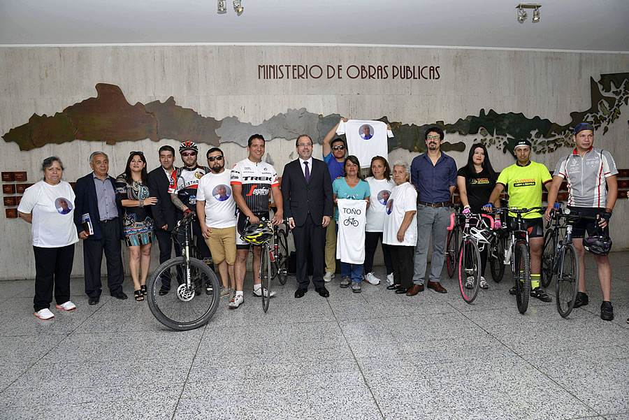 Ministro Undurraga recibió a agrupaciones de ciclistas de Maipú para comunicarles pronta construcción de ciclovía en Camino a Melipilla