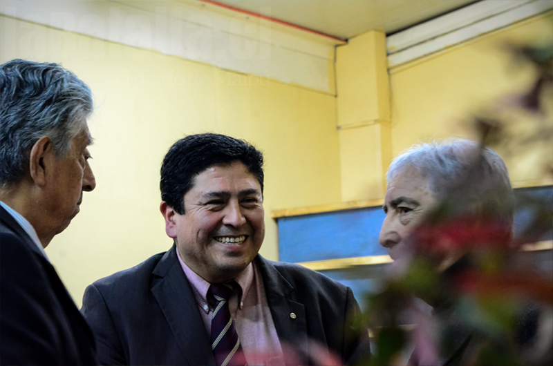 El presidente saliente, Carlos Neves.