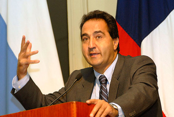 (CC) Pontificia Universidad Católica de Chile