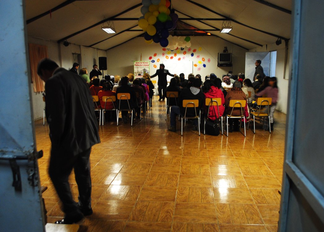 La sede de la junta de vecinos Población 4 álamos. | www.labatalla.cl