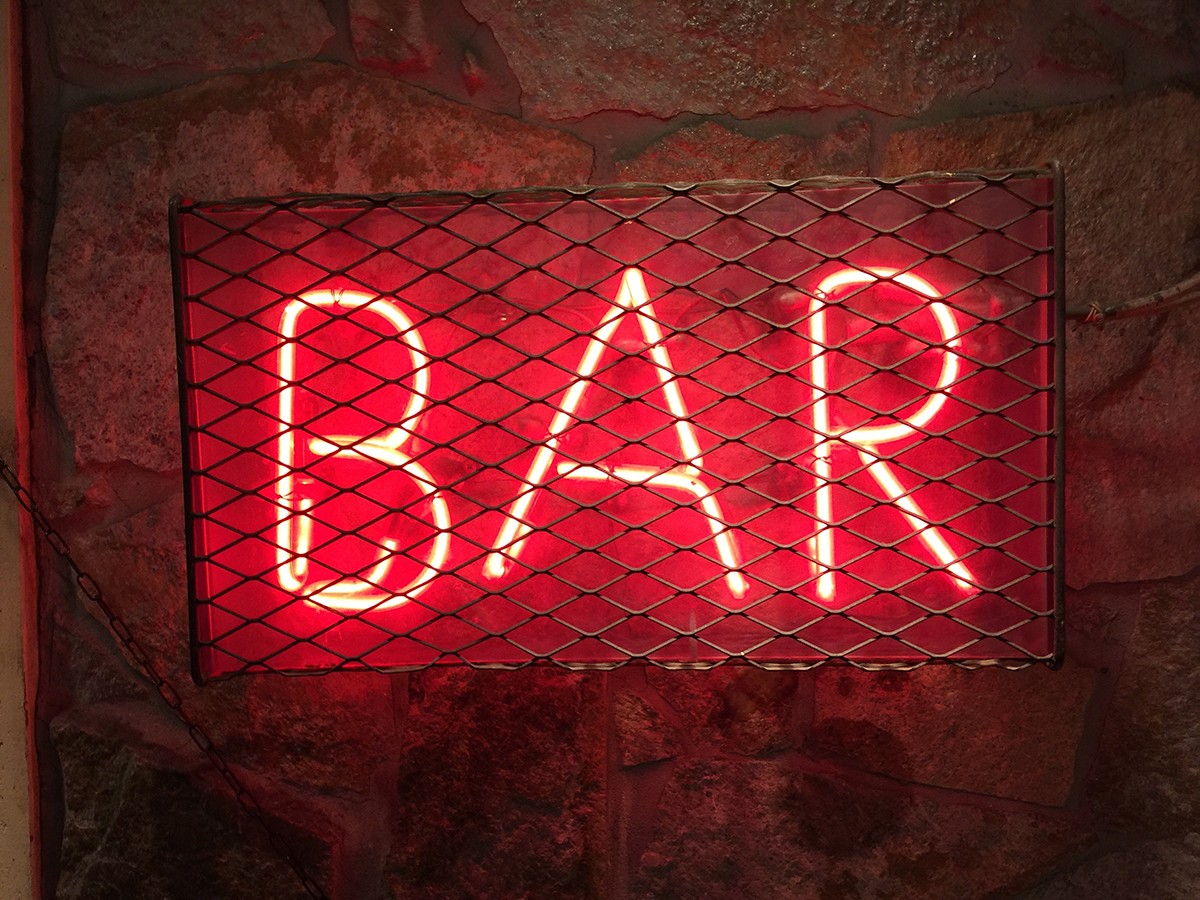 bar